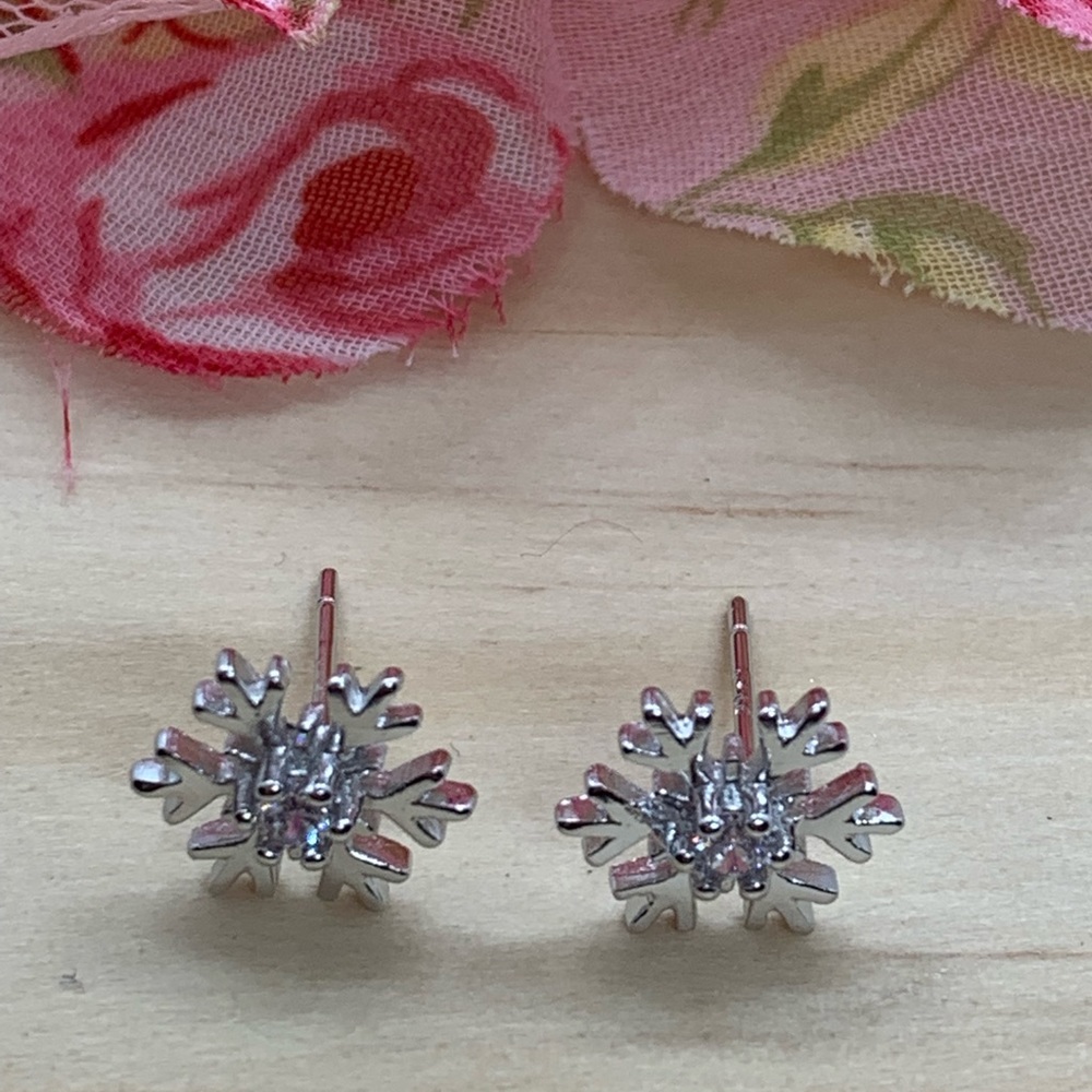 Sterling Silver 925 Christmas Snowflake Earrings - Picture 3 of 5